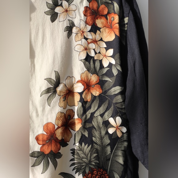 Floral Casual Button Down - Picture 7 of 8